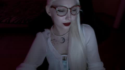 Snapshot of fromsun_forsoul chatting on June 4, 2026, 8:59 pm Lilith online show from June 4, 2026, 8:59 pm