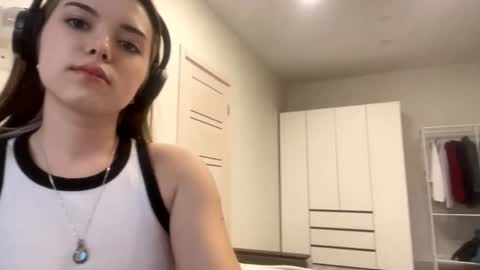Snapshot of frosted_bloom chatting on September 11, 2025, 2:17 pm Emily online show from September 11, 2025, 2:17 pm