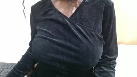 fruity28 online show from November 17, 2025, 4:57 pm