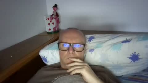 Snapshot of frustino75 chatting on June 16, 2026, 6:32 pm Frustino online show from June 16, 2026, 6:32 pm