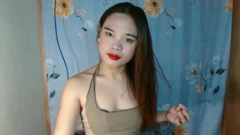 Snapshot of fuchsia_love chatting on September 15, 2025, 5:29 am HI IM RONA DONT FORGET GIVE ME THUMBS UP AND JOIN TO MY FANCLUB online show from September 15, 2025, 5:29 am