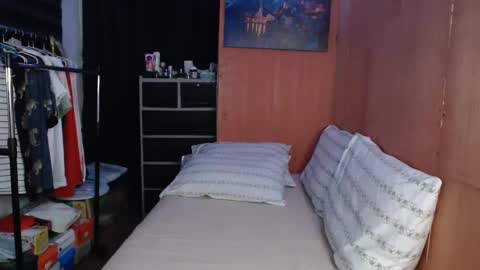 Snapshot of fuck_by_zack chatting on February 12, 2025, 11:51 am Zack online show from February 12, 2025, 11:51 am