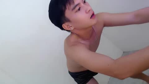  online show from March 10, 2025, 1:43 pm