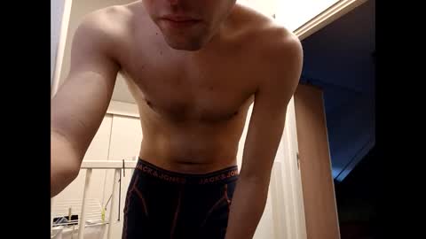 fuckdutchy1998 online show from January 18, 2026, 3:49 pm