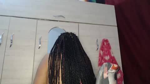 Mia and Gary  online show from February 28, 2026, 2:01 am