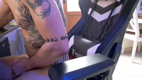 Snapshot of fullartofsex chatting on January 10, 2025, 12:58 pm FullArtOfSex online show from January 10, 2025, 12:58 pm