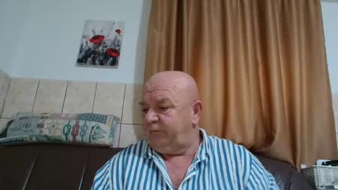 Snapshot of fullballs6 chatting on December 2, 2024, 7:25 am fullballs6 online show from December 2, 2024, 7:25 am