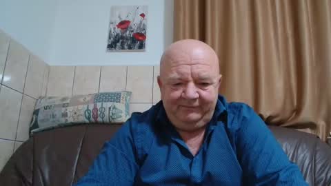 Snapshot of fullballs6 chatting on December 18, 2024, 3:37 am fullballs6 online show from December 18, 2024, 3:37 am