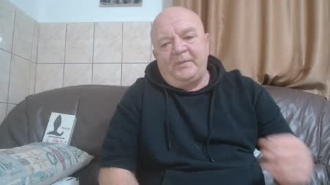 Snapshot of fullballs6 chatting on December 19, 2024, 3:07 am fullballs6 online show from December 19, 2024, 3:07 am