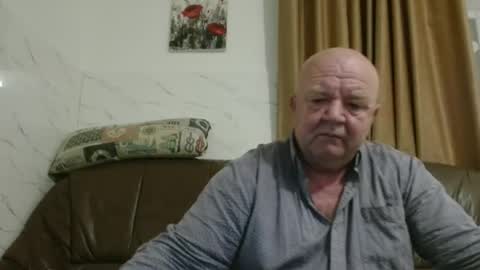 fullballs6 online show from December 22, 2025, 2:52 am