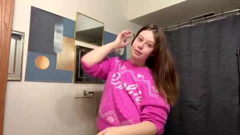 Snapshot of funflirt97 chatting on November 17, 2025, 12:44 pm Linnys Palace online show from November 17, 2025, 12:44 pm