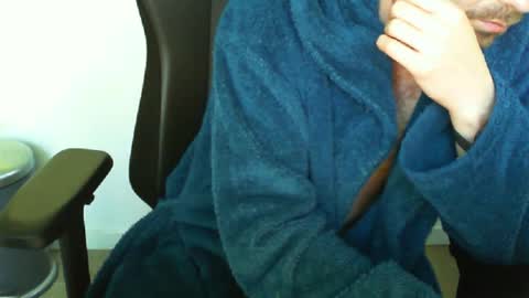 YWhiteNiceMan online show from May 22, 2026, 7:59 am