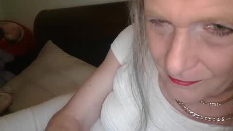 Snapshot of funtimetgirl chatting on December 20, 2024, 11:00 am Jessie Love online show from December 20, 2024, 11:00 am