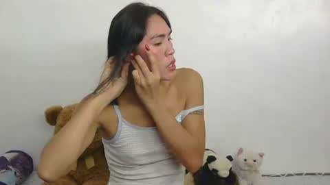 LIL LEE online show from November 27, 2025, 2:35 am