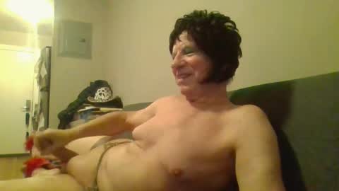 Snapshot of fuseanude chatting on February 17, 2025, 2:09 am fuseanude online show from February 17, 2025, 2:09 am