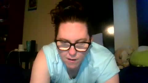 fuzzypeaches87 online show from April 7, 2026, 11:48 pm