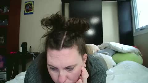 fuzzypeaches87 online show from May 14, 2026, 1:07 pm