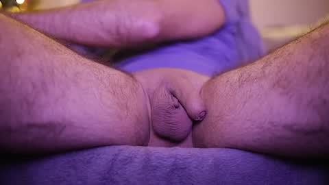 Snapshot of fvckinginfamouz chatting on December 4, 2024, 8:07 pm The Chillest Daddy online show from December 4, 2024, 8:07 pm