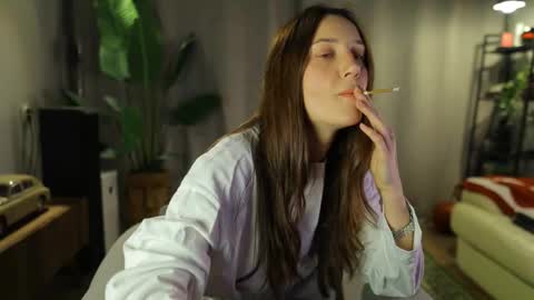 Snapshot of g_ia chatting on October 28, 2025, 7:05 pm G online show from October 28, 2025, 7:05 pm