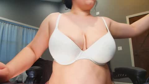 gaaby  online show from April 7, 2026, 10:31 pm