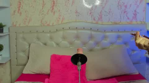 gabbieskinny online show from November 11, 2025, 3:01 pm