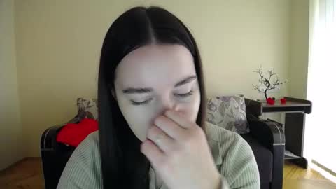 Jaklin online show from October 3, 2025, 8:11 am