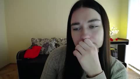 Jaklin online show from December 2, 2025, 9:25 am