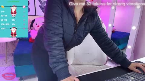 gabby_evanns online show from December 18, 2024, 7:41 pm
