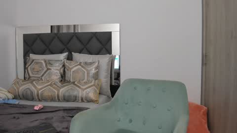   Instagram soygabi g   online show from December 15, 2024, 2:41 am