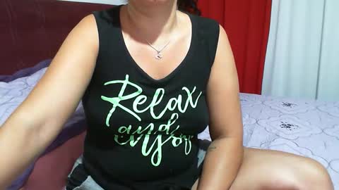 Snapshot of gabibrasil chatting on November 19, 2025, 8:09 pm gaby layla online show from November 19, 2025, 8:09 pm