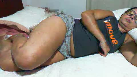 gaby  layla online show from January 14, 2026, 10:47 pm