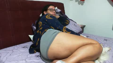 gaby  layla online show from April 21, 2026, 1:42 am