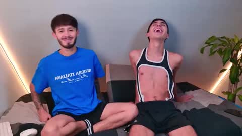 Snapshot of gabriel_and_geronimo chatting on December 2, 2025, 4:18 am gabriel_and_geronimo online show from December 2, 2025, 4:18 am