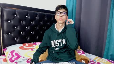 gabriel_x18 online show from February 17, 2026, 5:26 am