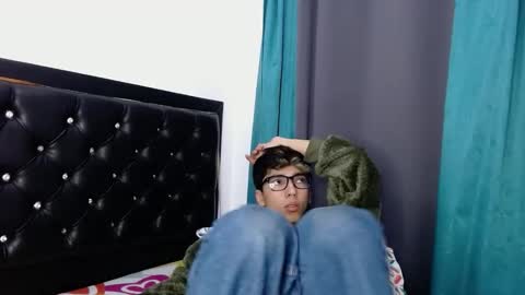 gabriel_x18 online show from March 3, 2026, 5:24 am