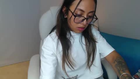 Snapshot of gabriela_morales01 chatting on February 10, 2025, 6:20 am . online show from February 10, 2025, 6:20 am