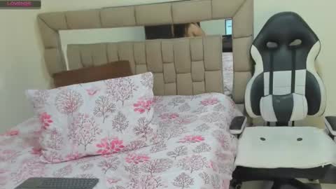 gabriela ponce online show from February 16, 2025, 8:55 pm