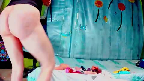 Gabriella Lopez online show from February 9, 2026, 1:04 pm