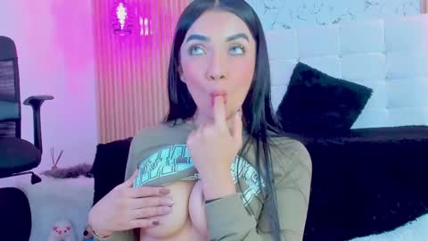 Snapshot of gabrielam_ms chatting on February 18, 2025, 1:54 am Gabriela Evans MS online show from February 18, 2025, 1:54 am