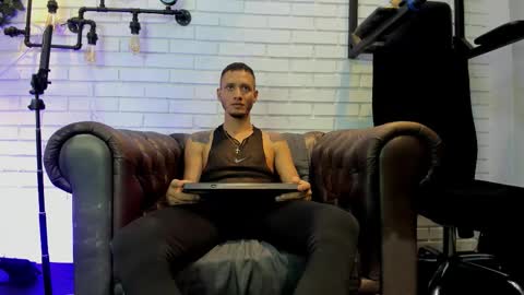 gabrieldraven online show from October 22, 2025, 7:46 pm