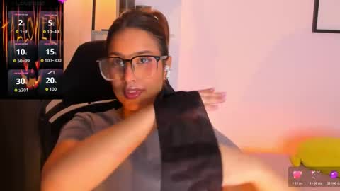 Snapshot of gabriella__tom chatting on October 23, 2025, 10:19 pm Gabriella online show from October 23, 2025, 10:19 pm