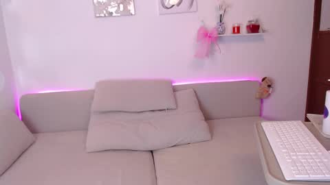 Snapshot of gabriella_bg chatting on March 26, 2026, 4:07 am Gaby online show from March 26, 2026, 4:07 am