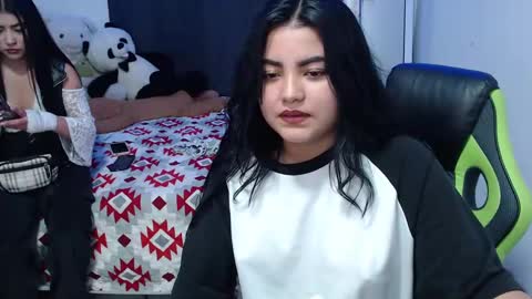 Snapshot of gaby_foz chatting on December 12, 2024, 1:32 am Gabriela online show from December 12, 2024, 1:32 am