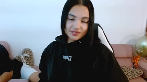 Snapshot of gaby_saikozz chatting on November 11, 2025, 5:07 am My name is Gabriela.. nice to meet you thumbs up please its very important to me online show from November 11, 2025, 5:07 am