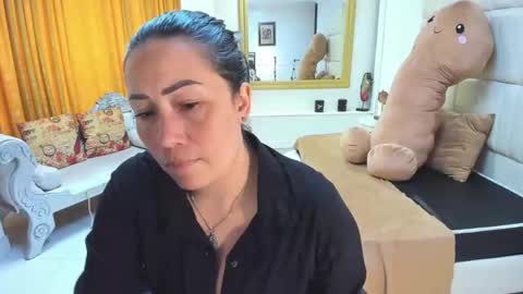 Snapshot of gaby_trent chatting on October 6, 2025, 4:37 pm gabriela online show from October 6, 2025, 4:37 pm