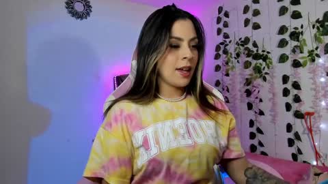 Snapshot of gaby_vandriel chatting on January 25, 2025, 12:38 am GABRIELA online show from January 25, 2025, 12:38 am