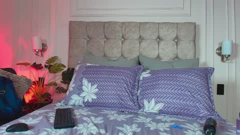 GabyEvans online show from April 11, 2026, 12:20 pm