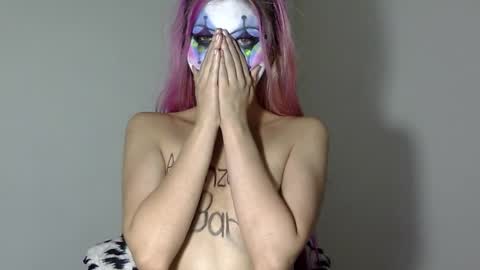 gabygumms online show from November 24, 2025, 6:46 am