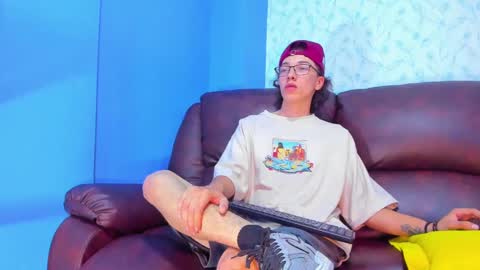 Snapshot of gadiel_sex chatting on February 27, 2025, 7:04 pm gadiel_sex online show from February 27, 2025, 7:04 pm