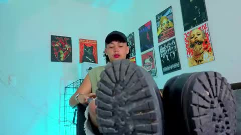 Gael Conner online show from November 12, 2025, 3:29 am